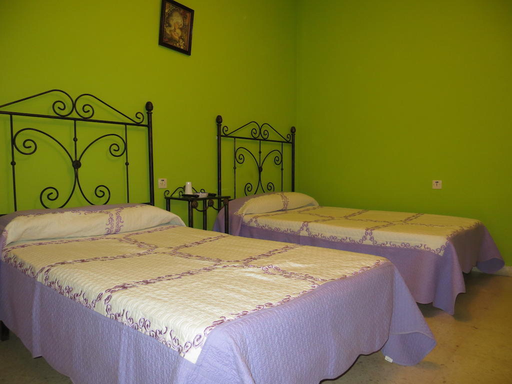 Hostal Restaurante Reina El Tejar Chambre photo