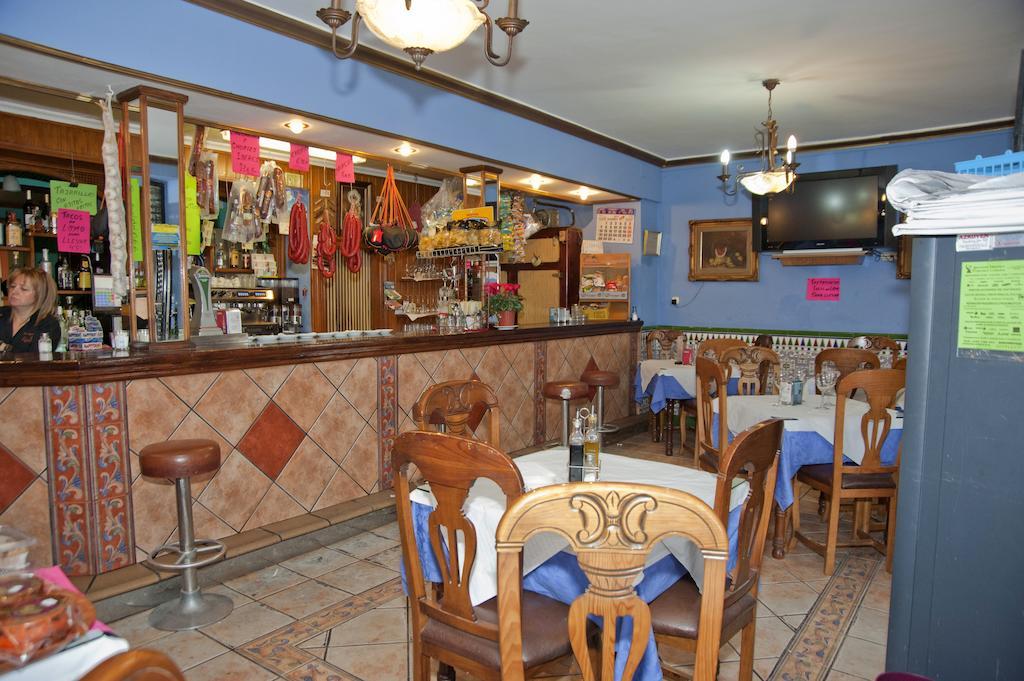 Hostal Restaurante Reina El Tejar Extérieur photo